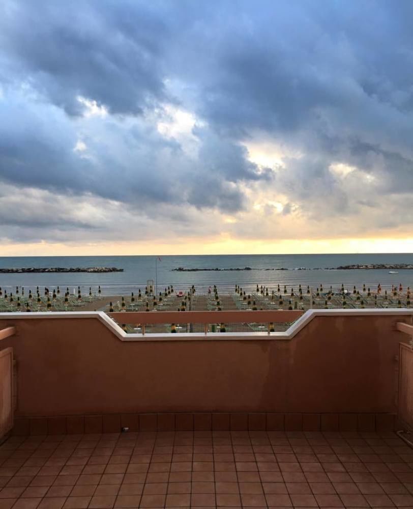 Hotel Eden Viserbella di Rimini Екстериор снимка