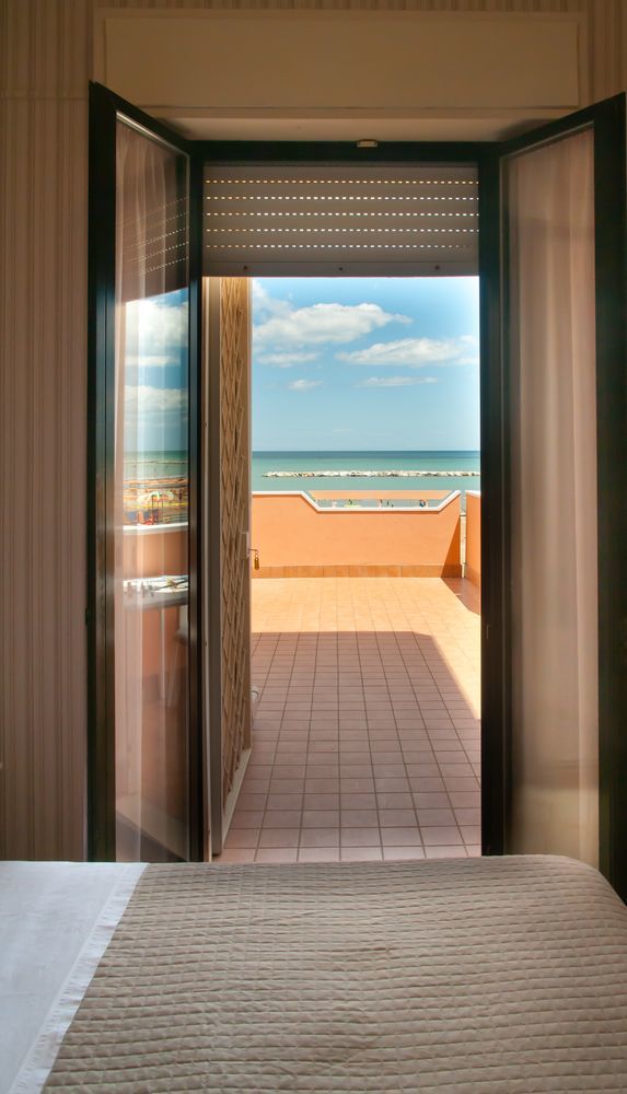 Hotel Eden Viserbella di Rimini Екстериор снимка